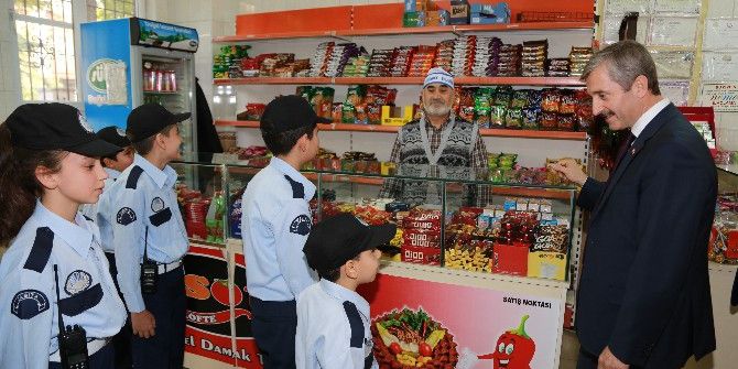 Minik Zabıtalar İş Başında