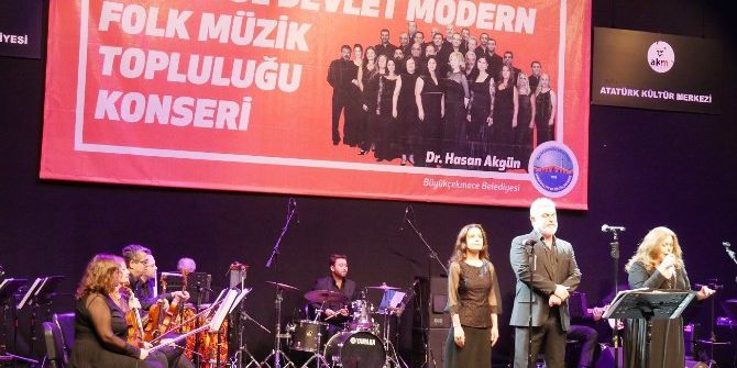 Modern Folk Müzik Topluluğu Atatürk İçin Söyledi