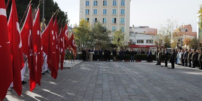 Van’da Atatürk’ü Anma Programı