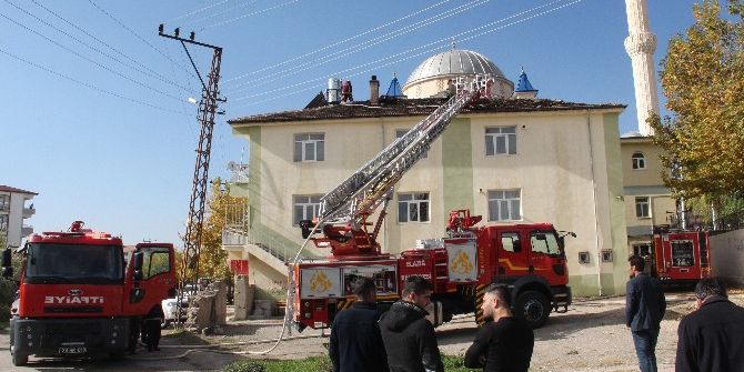 Elazığ’da Çatı Yangını