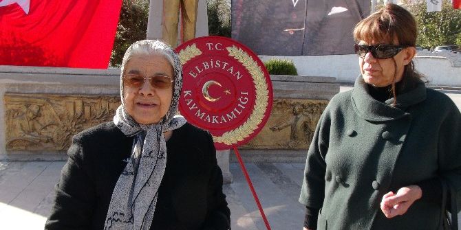 10 Yıldır Her 10 Kasım’da Çiçek Ve Dualarla Atatürk’ü Anıyor
