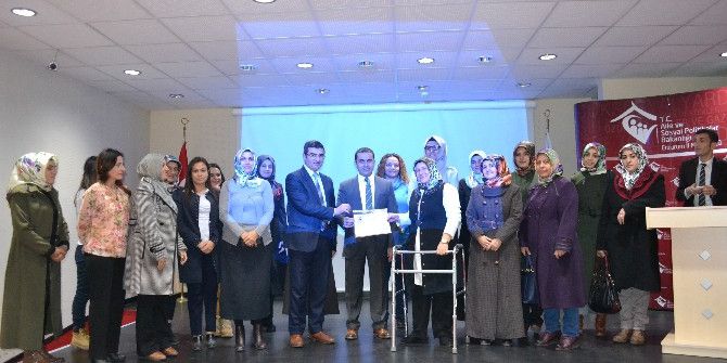 Atatürk Üniversitesi Sağlık Bilimleri Fakültesi Öğretim Üyesi Doç. Dr. Tüfekci’ye Teşekkür Belgesi