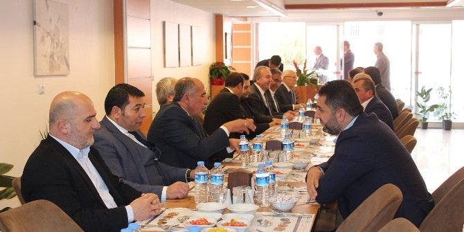 İşadamından ’Birlik Ve Beraberlik’ Yemeği