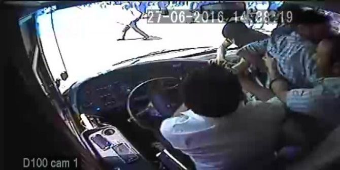 (Özel Haber ) Otobüs Şoförüne ’Akbil’ Dayağı Kamerada