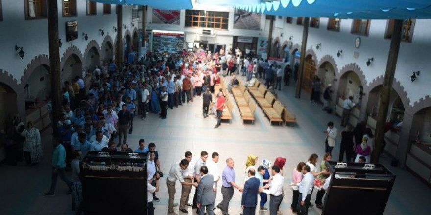 Uşak Belediye Başkanı Cahan’dan Çalışanlarına Bayram Ziyareti