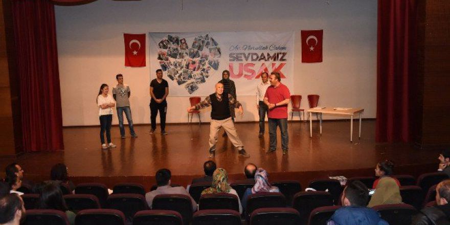 Uşak’ta Tiyatro Kursları Başlıyor