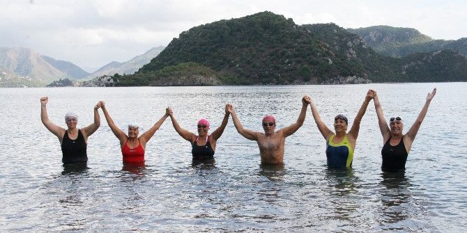 Kulaçlar Ata’ya Saygı İçin Atıldı