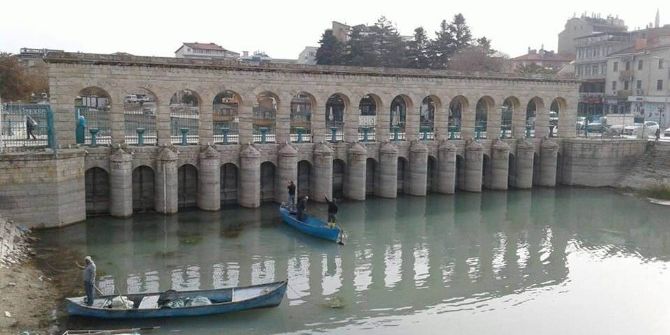 Beyşehir Belediyesi’nden Göl Sahilinde Temizlik Çalışmaları
