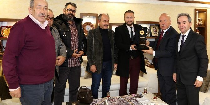 Sekmen’e Onur Ödülü