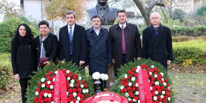 Türk Milletvekilleri Budapeşte’de Atatürk’ü Andı