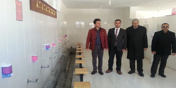 Bulanık Belediyesinden Camilere Temizlik Malzemesi