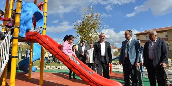 Akhisar Çocukları Parka Kavuştu