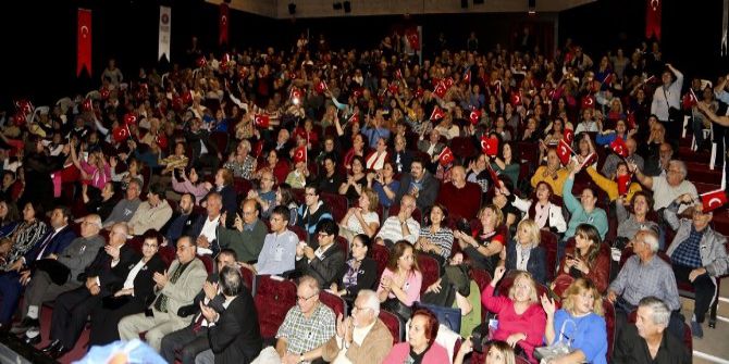 Atatürk Sevdiği Şarkılarla Anıldı