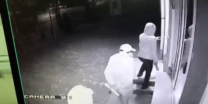 Maskeli, Sopalı Şahıslar İnegölspor’a Saldırdı, O Anlar Kameraya Yansıdı