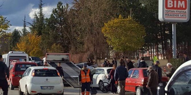 Bozüyük’te Zincirleme Trafik Kazası: 1 Yaralı