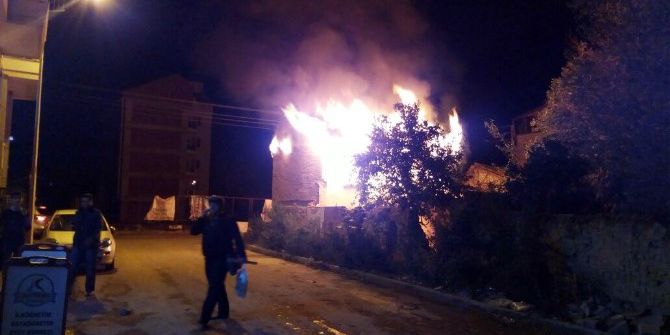 Salihli’de Korkutan Yangın