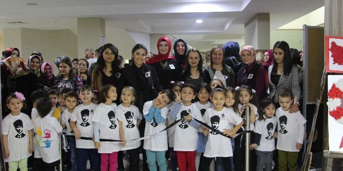 Anaokulundan "Atatürk Portresi" Sergisi