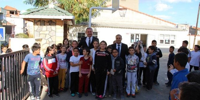 Biga Belediyesi’nden Öğrencilere Anlamlı Hediye