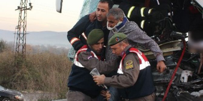 Düzce’de Feci Kaza: 1 Ölü, 10 Yaralı