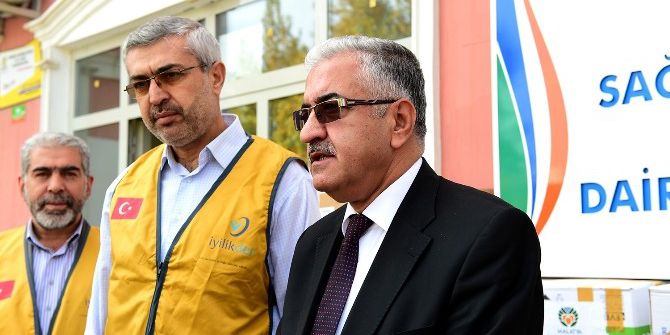 Büyükşehir Belediyesinden Suriyeli Mültecilere İlaç Yardımı