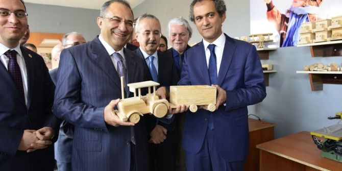 Vali Kaban, Beü Ahşap Kültürünü Uygulama Ve Araştırma Merkezi’ni Gezdi