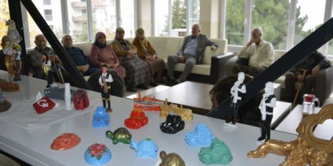 Huzurevinde Yaşam Boyu Sanat Yaşama Bağlıyor