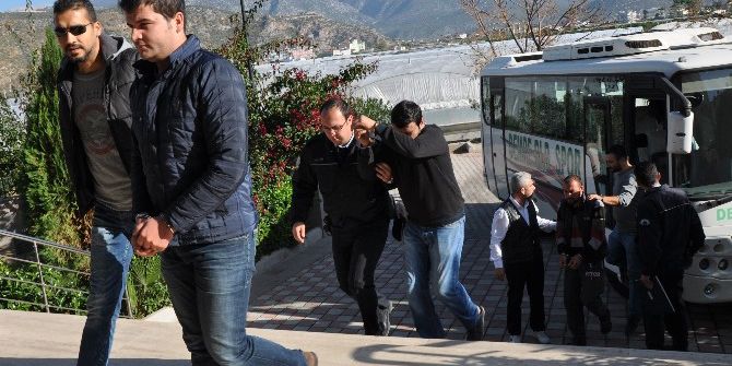 Belediye Başkanının Aracını Kundakladığı İddia Edilen 5 Kişi Yakalandı