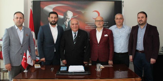 Ak Parti Osmangazi’den Kızılay’a Ziyaret