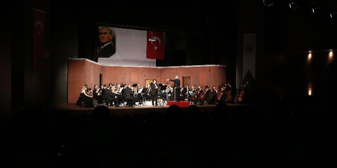 Döşemealtı, Atatürk’ü Andı