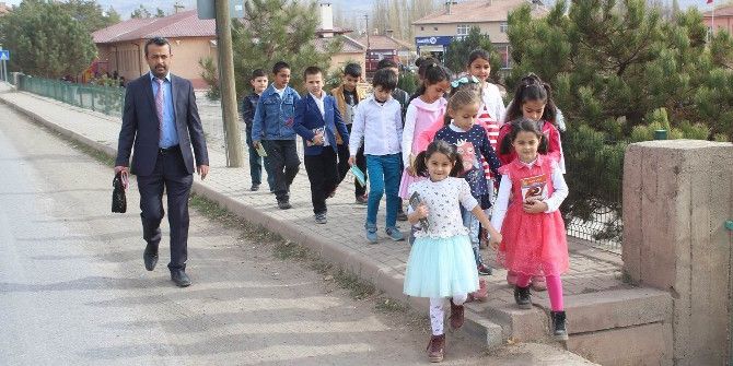 Gemerekli Öğrenciler Kütüphanede Buluşuyor