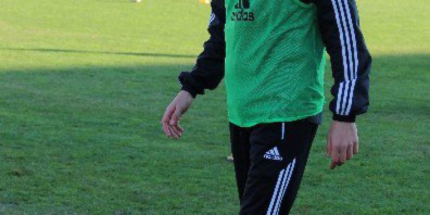 Yeniceli, İmza Atıp Kampa Katılacak