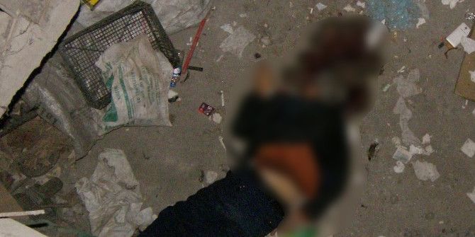 Merdiven Boşluğuna Düşerek Öldü