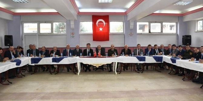 Vali Mehmet Aktaş Eflanili Muhtarlarla Bir Araya Geldi