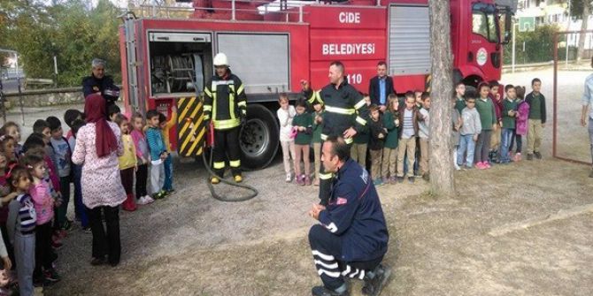 Anaokulu Öğrencilerinden Deprem Ve Yangın Tatbikatı