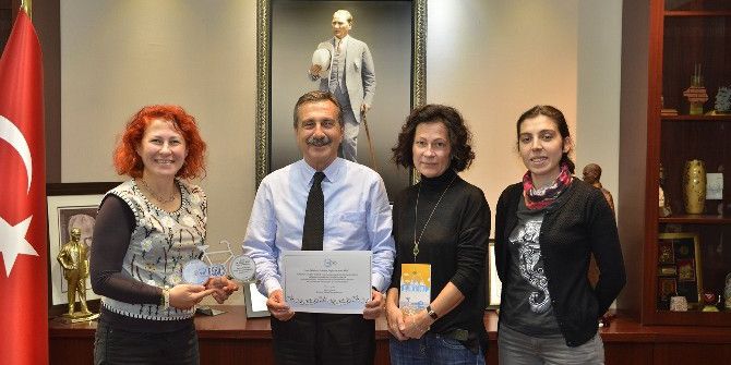 Bisiklet Derneği’nden Başkan Ataç’a Teşekkür Plaketi