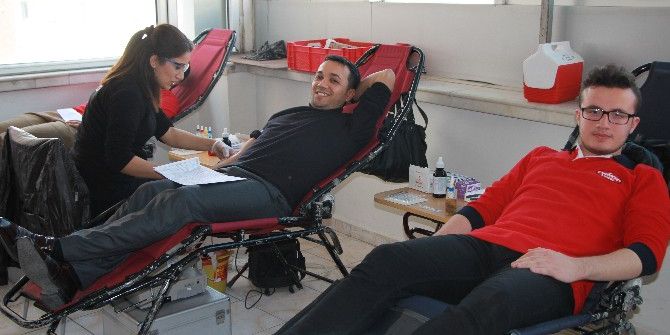Malatya Rekor Temel Lisesi Kızılay İçin Kan Bağışında Bulundu