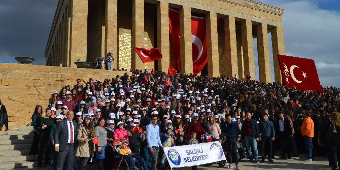Salihlili Gençler Anıtkabir’e Gitti