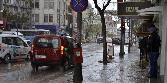 Bandırma’da Yağmur Hayatı Olumsuz Etkiledi