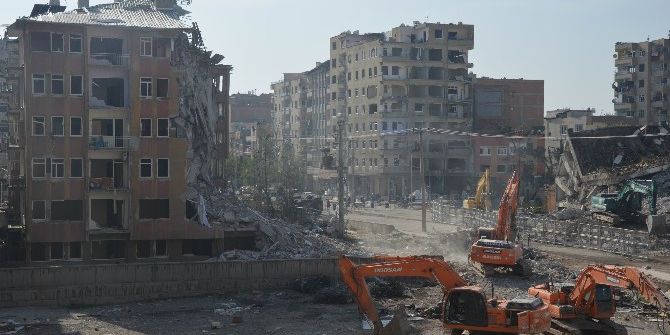 Terör Saldırısında Hasar Gören Binalar Yıkılıyor