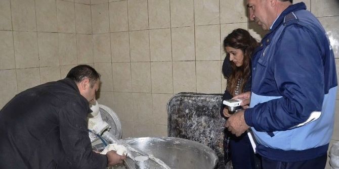 Erciş Belediyesi Zabıta Ekiplerinden Denetim