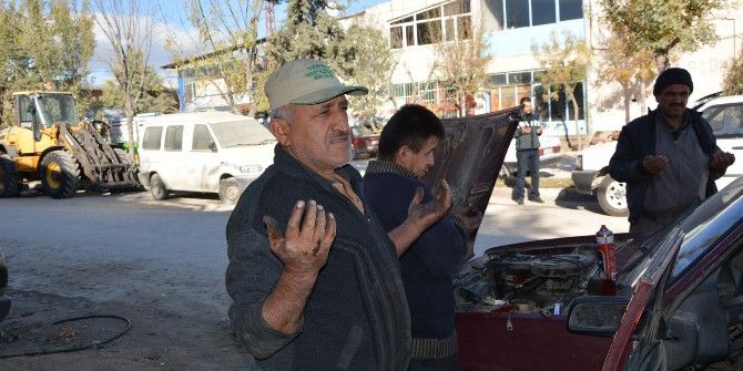 Sanayi Sitesinde Esnafın "Bereket Duası"