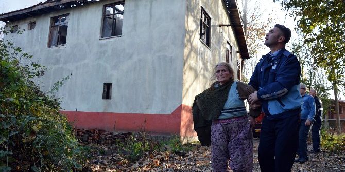 70 Yaşındaki Kadının Evi Kül Oldu