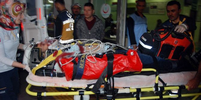 Şanlıurfa’da Otomobil Dereye Uçtu: 1’i Ağır 3 Yaralı