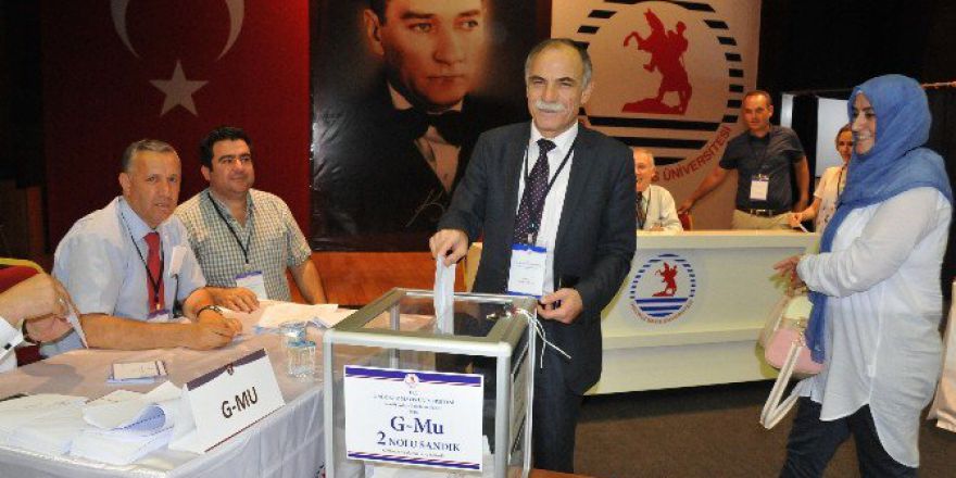 Omü Sandık Başında