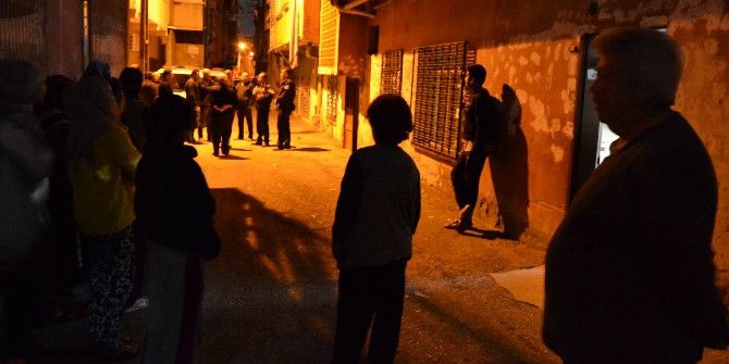 Evlilik Fotoğrafını Aşağı Attıktan Sonra İntihar Etti