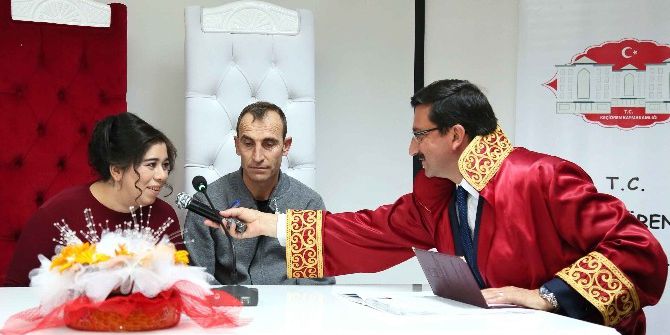 Hayatlarının İmzasını Başkan Ak İle Attılar