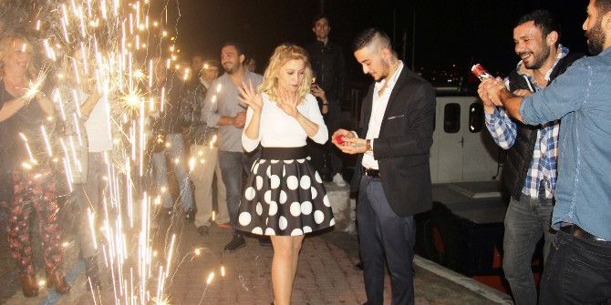 Film Sahnelerini Aratmayan Romantik Evlilik Teklifi