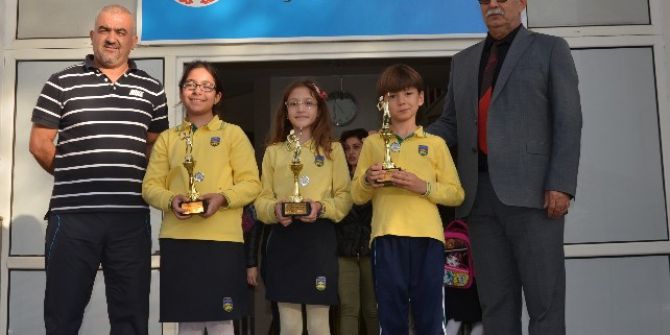 Aydın Özel Başak Koleji Öğrencilerden Tenis Turnuvasında Derece