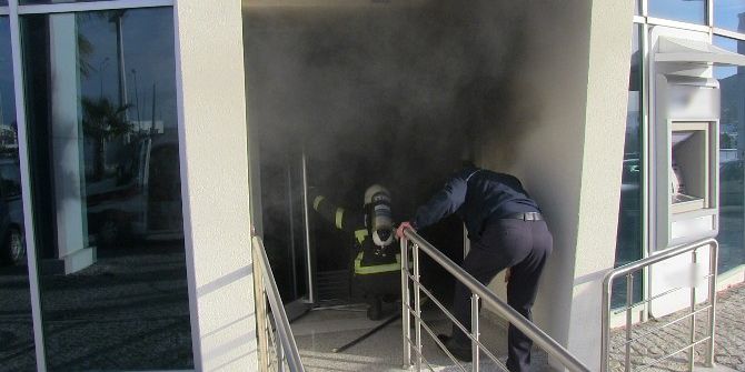 Para Sayma Makinesi Bankayı Yaktı