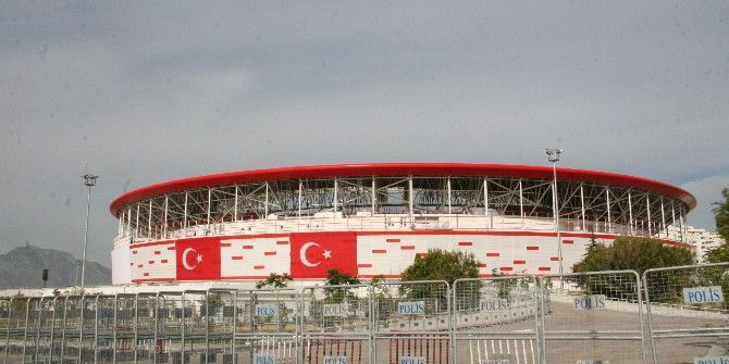 Antalya’da Milli Maç Alarmı